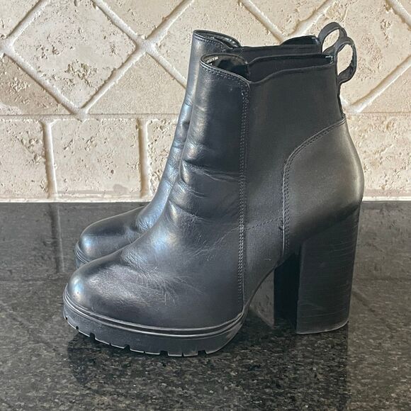 Size 9.5 Steve Madden Boots Womens Laughter Chelsea Ankle Booties Heels Black - Picture 2 of 8